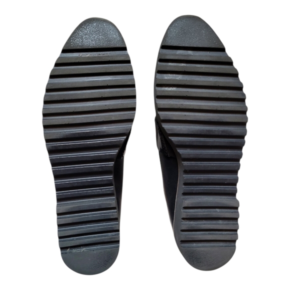 Halogen Women's Black Leather Slip On Embellished Loafers w/ Lug Sole - Size 6M - Picture 5 of 7